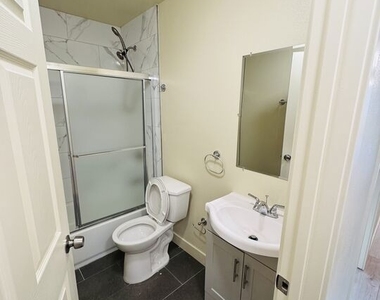 851 E 76th Place - Photo Thumbnail 8