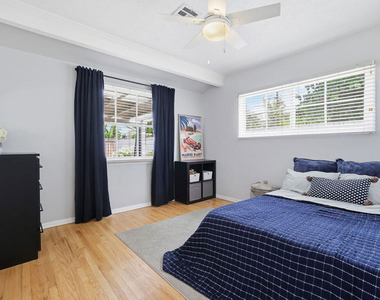 4958 Canoga Avenue - Photo Thumbnail 13