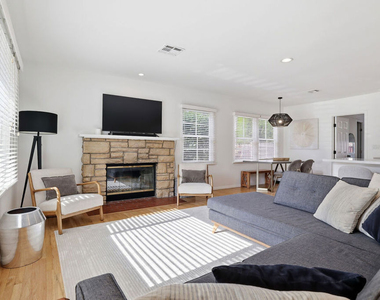 4958 Canoga Avenue - Photo Thumbnail 7
