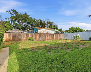 4958 Canoga Avenue - Photo Thumbnail 5