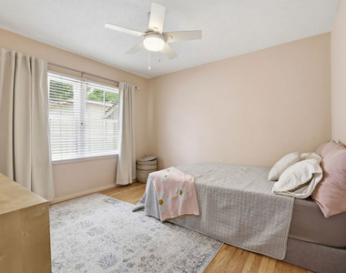 4958 Canoga Avenue - Photo Thumbnail 12