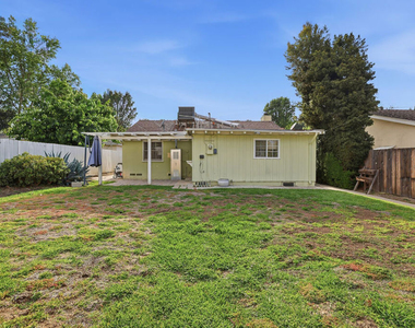 4958 Canoga Avenue - Photo Thumbnail 4