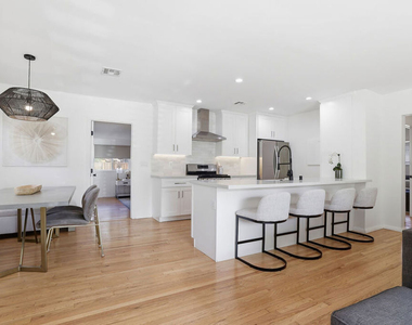 4958 Canoga Avenue - Photo Thumbnail 8