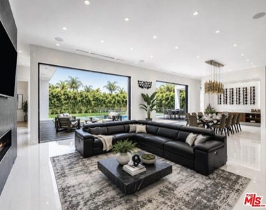 20141 Wells Drive - Photo Thumbnail 7