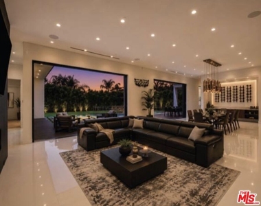 20141 Wells Drive - Photo Thumbnail 12