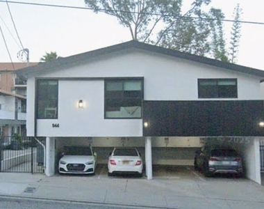 944 N San Vicente Boulevard - Photo Thumbnail 13