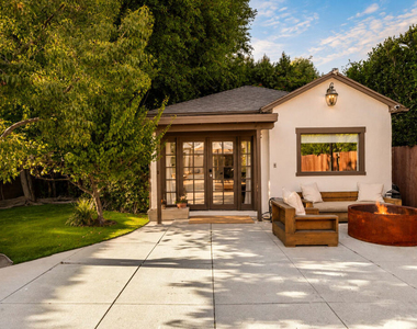 6537 Moore Drive - Photo Thumbnail 5