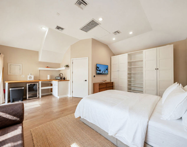 6537 Moore Drive - Photo Thumbnail 22