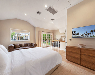 6537 Moore Drive - Photo Thumbnail 20