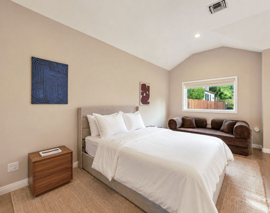 6537 Moore Drive - Photo Thumbnail 21