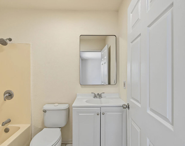7704 7706 S Grand Avenue - Photo Thumbnail 12