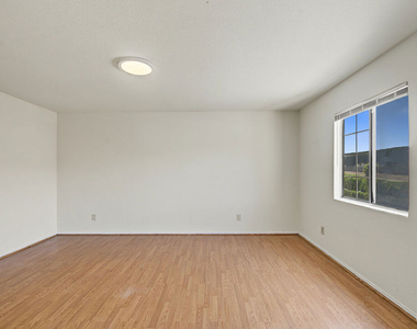 7704 7706 S Grand Avenue - Photo Thumbnail 7