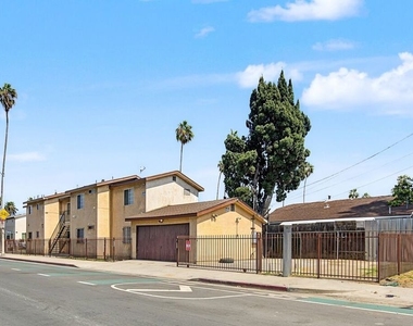 7704 7706 S Grand Avenue - Photo Thumbnail 2