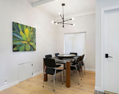 823 N Harper Avenue - Photo Thumbnail 8