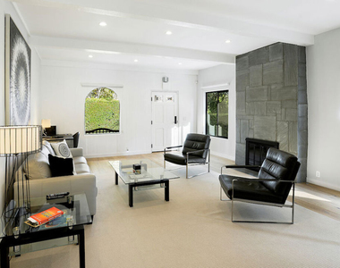 823 N Harper Avenue - Photo Thumbnail 2