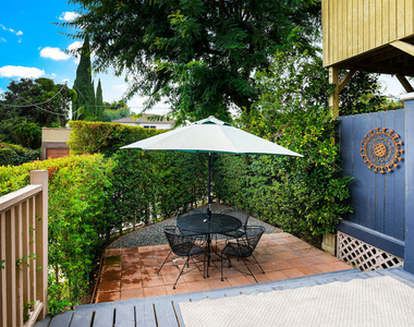 823 N Harper Avenue - Photo Thumbnail 17