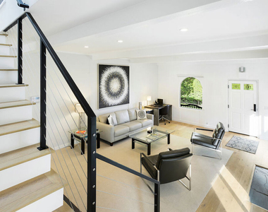 823 N Harper Avenue - Photo Thumbnail 3