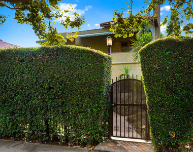 823 N Harper Avenue - Photo Thumbnail 23