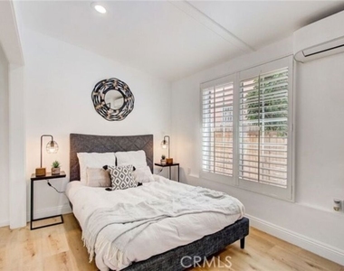 1856 W 14th Street - Photo Thumbnail 3