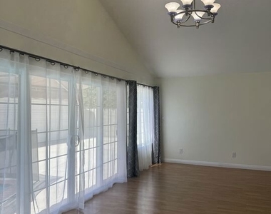 14552 Runnymede Street - Photo Thumbnail 20