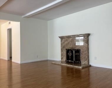 14552 Runnymede Street - Photo Thumbnail 13