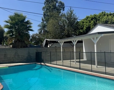 14552 Runnymede Street - Photo Thumbnail 24