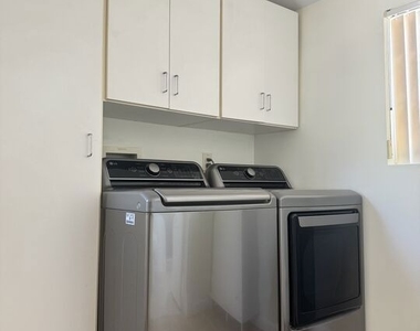 14552 Runnymede Street - Photo Thumbnail 16