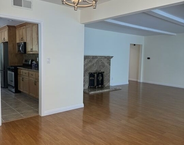 14552 Runnymede Street - Photo Thumbnail 14