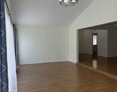 14552 Runnymede Street - Photo Thumbnail 22