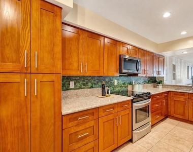 1900 Vine Street - Photo Thumbnail 10