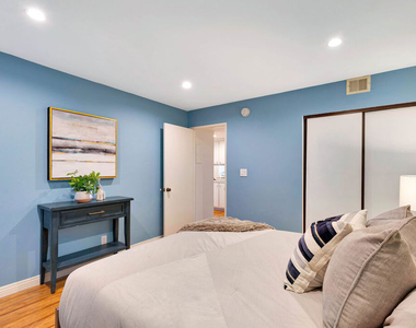1900 Vine Street - Photo Thumbnail 11