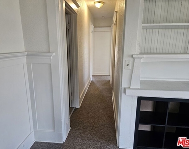 1665 W 12th Place - Photo Thumbnail 5