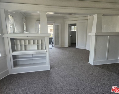 1665 W 12th Place - Photo Thumbnail 9