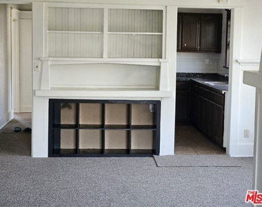 1665 W 12th Place - Photo Thumbnail 8