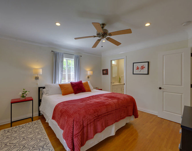 8704 Ashcroft Avenue - Photo Thumbnail 14