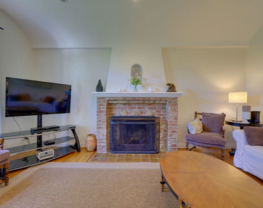 8704 Ashcroft Avenue - Photo Thumbnail 4