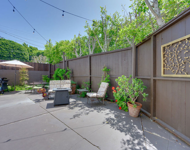 8704 Ashcroft Avenue - Photo Thumbnail 8