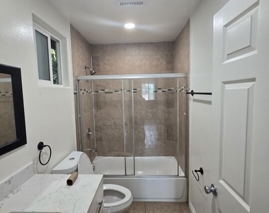 8822 Orchard Avenue - Photo Thumbnail 14