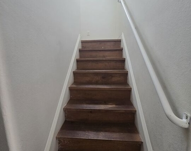 8822 Orchard Avenue - Photo Thumbnail 8