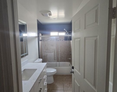 8822 Orchard Avenue - Photo Thumbnail 6