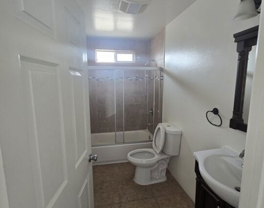 8822 Orchard Avenue - Photo Thumbnail 12