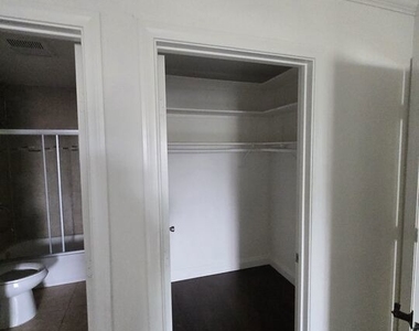 8822 Orchard Avenue - Photo Thumbnail 15