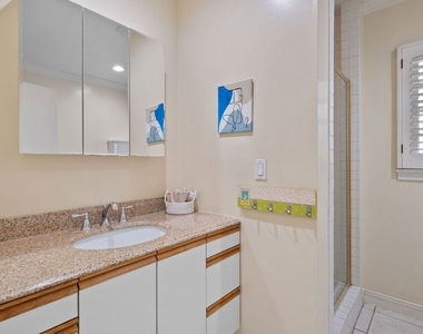471 S Clark Drive - Photo Thumbnail 16