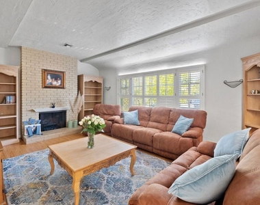 471 S Clark Drive - Photo Thumbnail 22