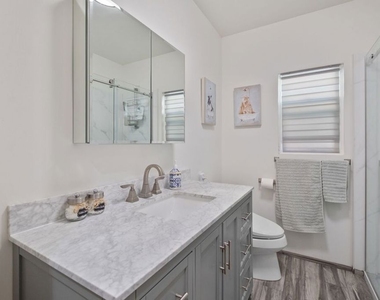 471 S Clark Drive - Photo Thumbnail 15