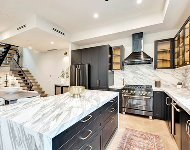 652 Huntley Drive - Photo Thumbnail 11