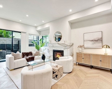 652 Huntley Drive - Photo Thumbnail 6