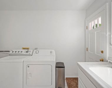 424 12th Street - Photo Thumbnail 15