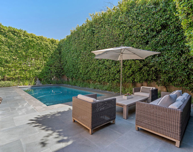560 S Bronson Avenue - Photo Thumbnail 32