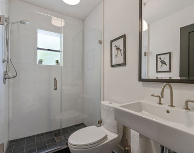 560 S Bronson Avenue - Photo Thumbnail 29